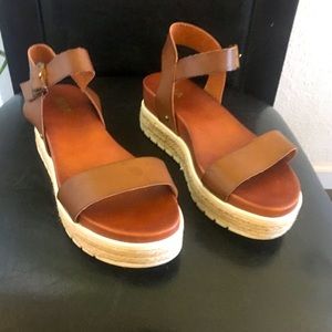Mia platform leather sandals